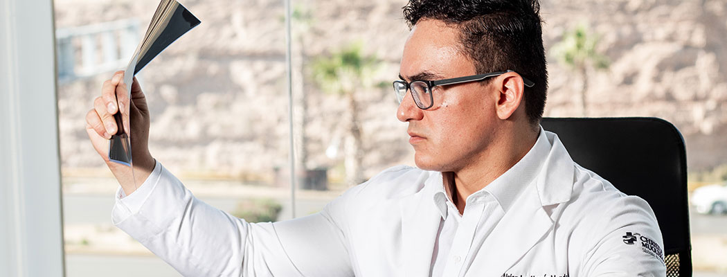 Dr. Alejandro Alarcón